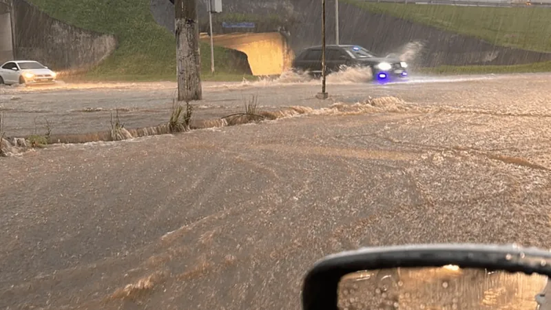 Sobe para 50 o número de mortes no Litoral Norte de SP