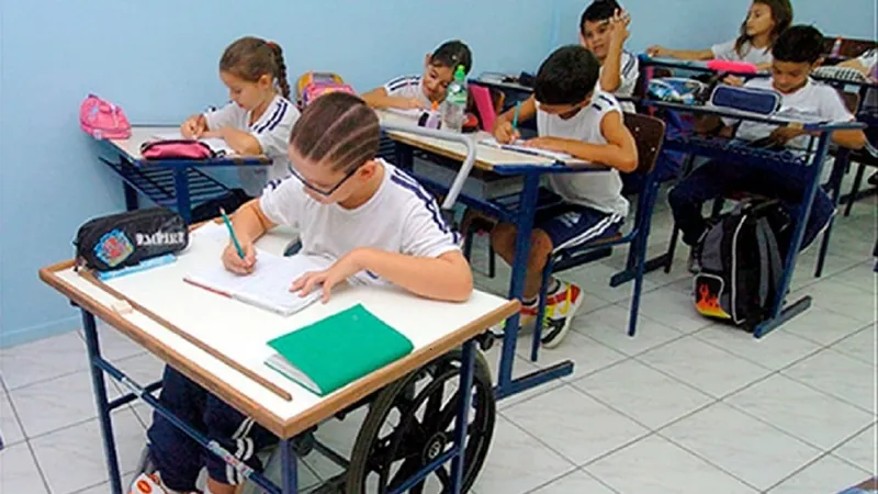 Profissionais de educação denunciam falta de apoio à crianças com deficiência