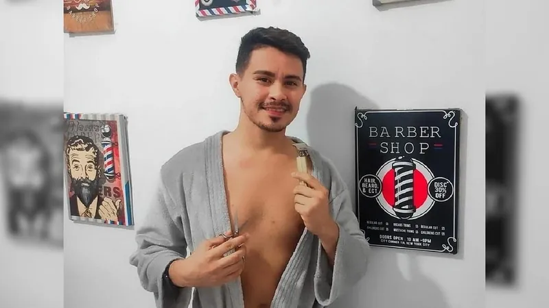 Barbearia de fortaleza tem funcionários e clientes sem roupa