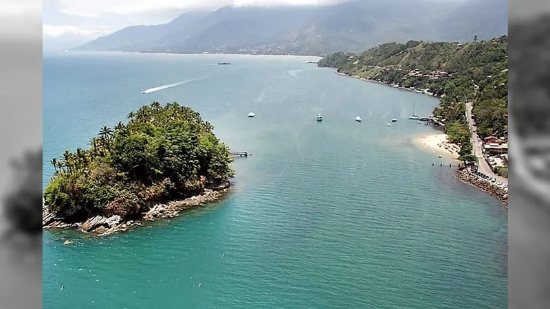 Alunos de mergulho são resgatados após se afogarem no mar em Ilhabela