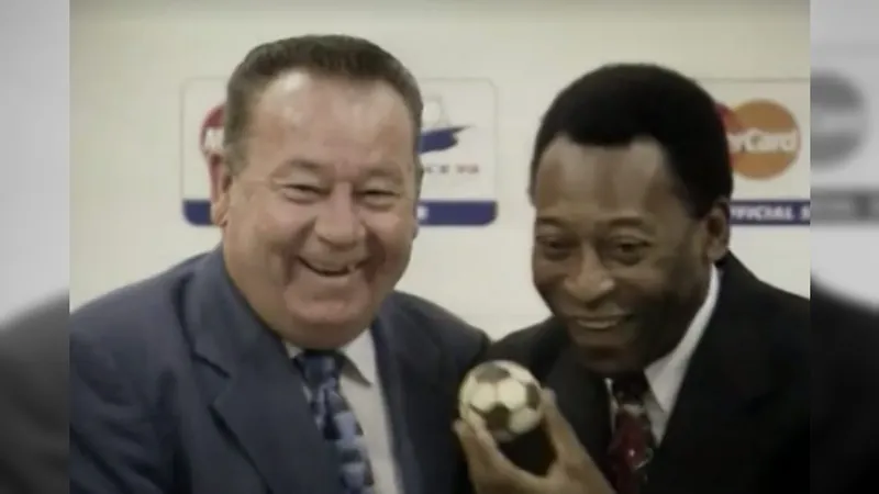 Just Fontaine, maior artilheiro em uma edição de Copa do Mundo, morre aos  89 anos