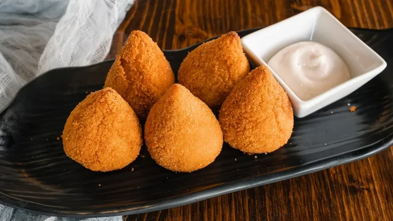 Coxinha brasileira é eleita uma das melhores comidas do mundo