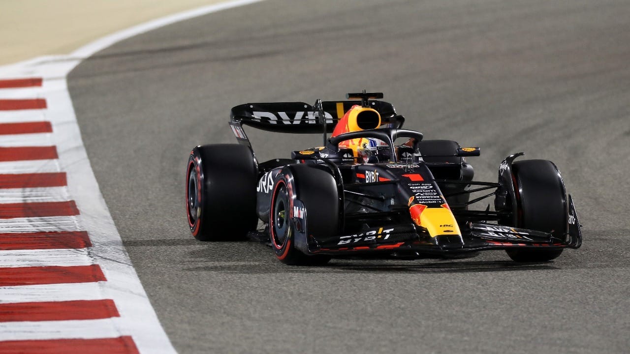 GP do Bahrein: Verstappen comemora pole position após 'começo difícil