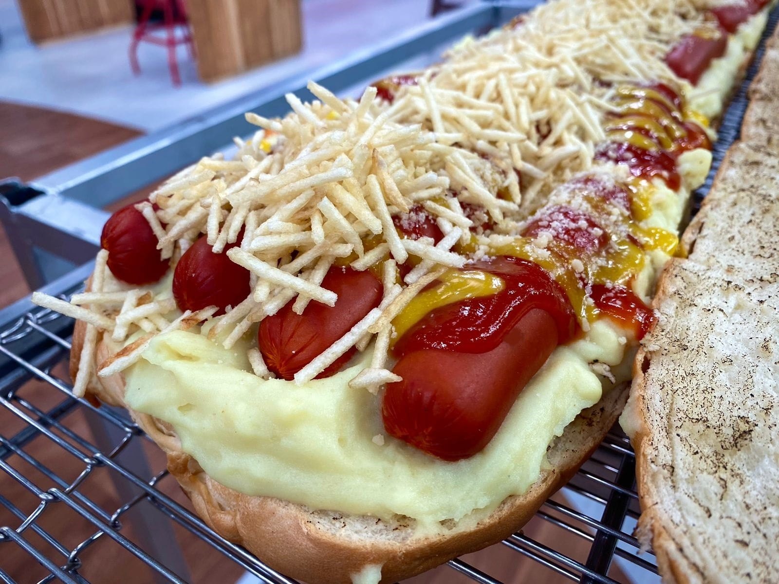 40 tipo de hot dog ao redor do mundo. O Brazil Dog não tem pure