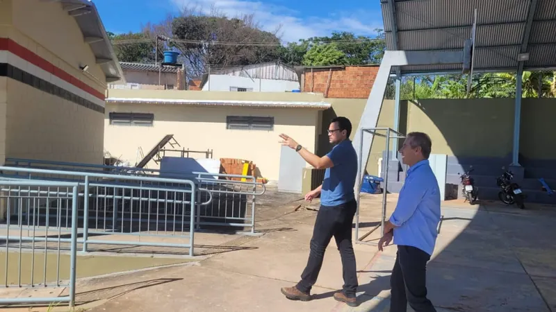 A escola fica no bairro Guanabara