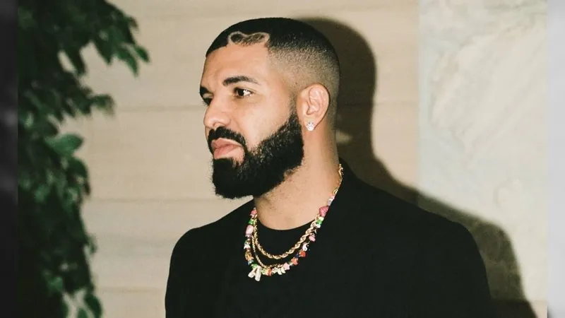 Drake será headliner no domingo, dia 26