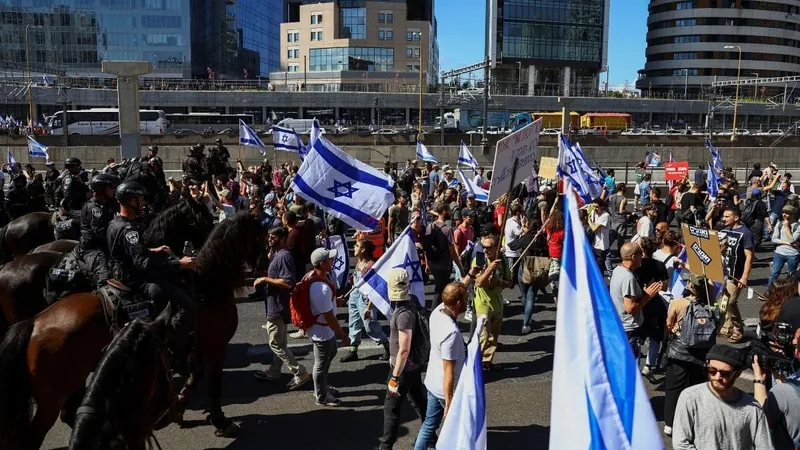 Manifestantes protestam contra reforma do judiciário em Israel