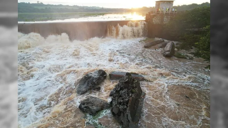 Paredão de represa em Cosmópolis rompe e pode causar desabastecimento de água