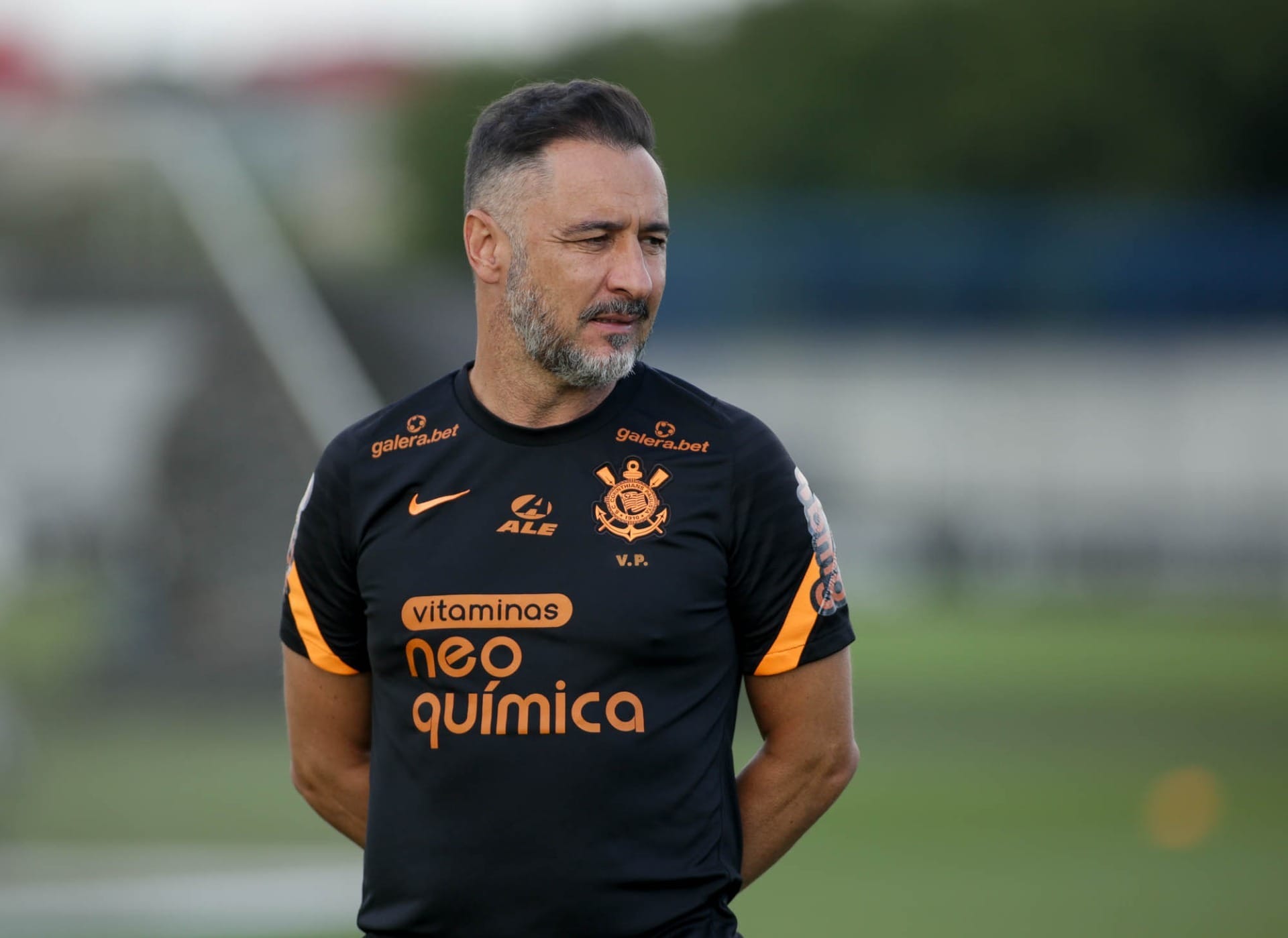 Não perco tempo”: Vítor Pereira ironiza ao ser questionado sobre jogos do futebol  brasileiro