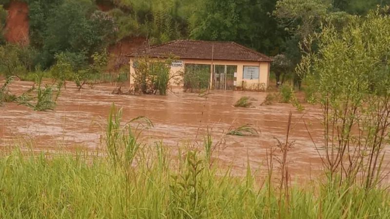 Fortes chuvas causam estragos em Cunha