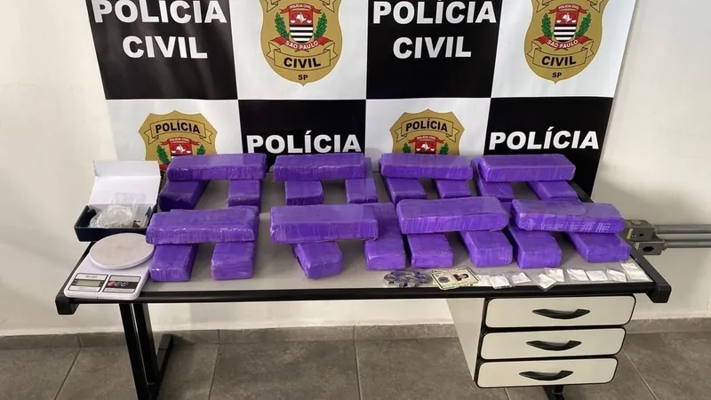 Polícia Civil apreende 24 tijolos de maconha pertenciam à facção criminosa