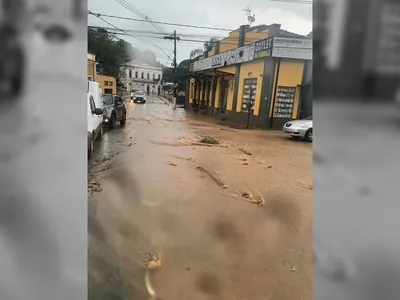 Chuvas causam alagamentos em cidades da região de Campinas 