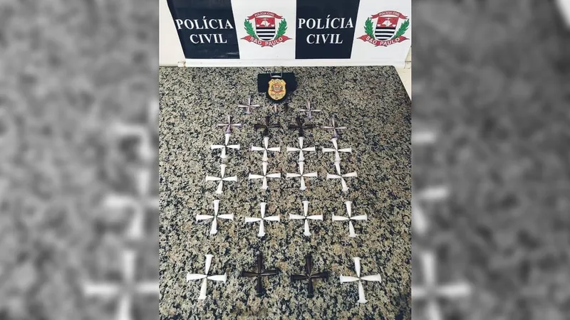 Jovem é preso com 90 porções de cocaína em Salto-SP