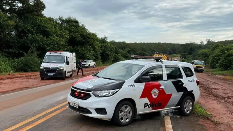 A vítima tentava fazer o retorno na pista quando foi atingida