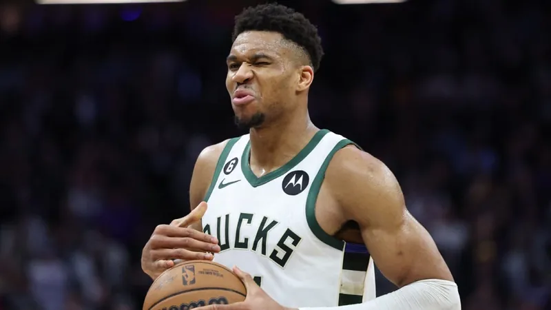 Milwaukee Bucks vence Suns é o primeiro classificado aos playoffs da NBA