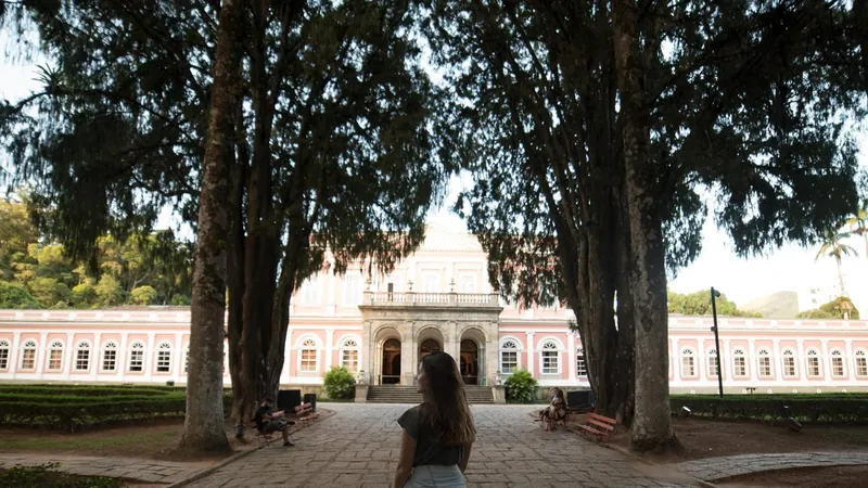 Petrópolis comemora aniversário de 180 anos de fundação