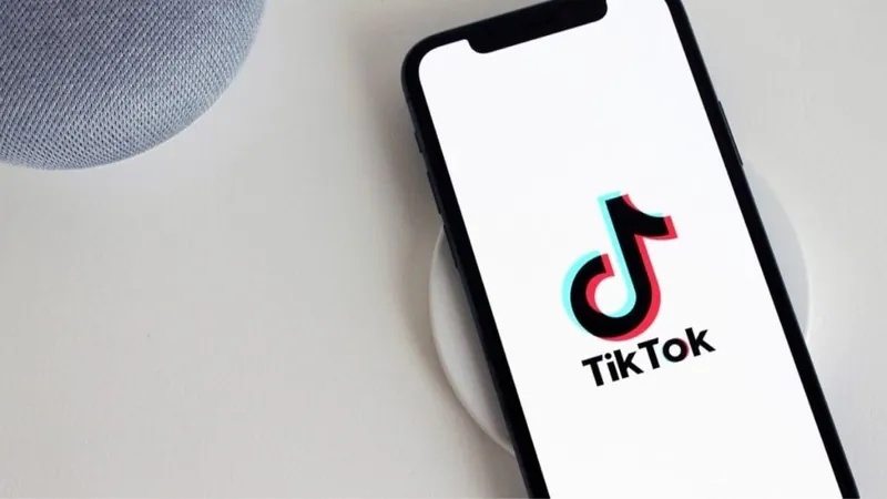 Câmara dos EUA aprova projeto de lei que pode banir TikTok do país 