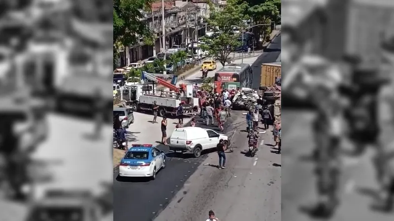 Seis pessoas ficam feridas em um acidente na Alameda São Boaventura em Niterói