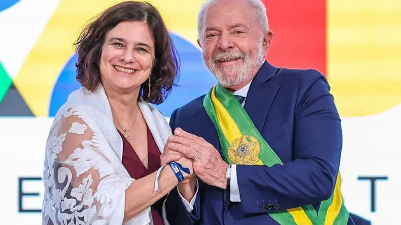 Lula descarta mudanças e diz que ministra Nísia Trindade fica na Saúde