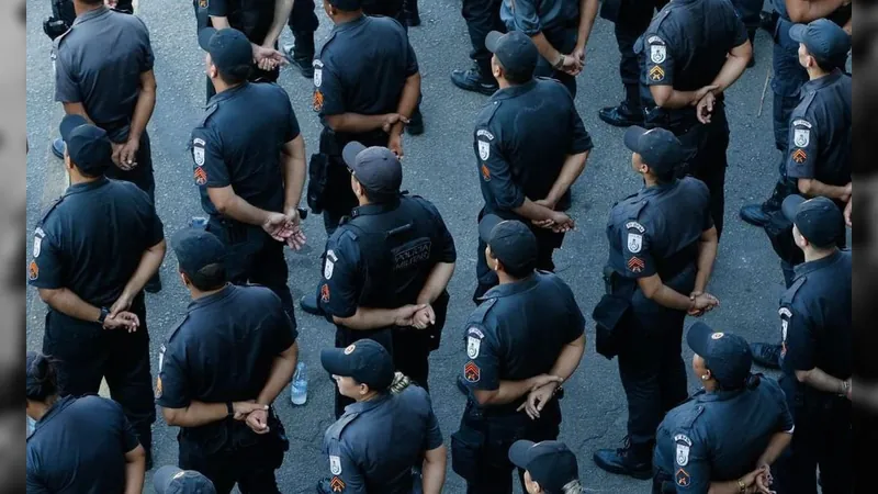 Dois homens são presos na Barra da Tijuca nesta segunda-feira