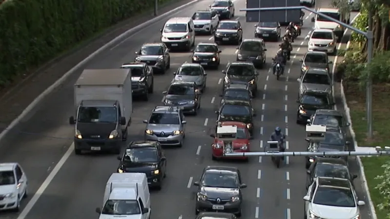 Greve no Metrô causa congestionamento de mais de 840 quilômetros em SP