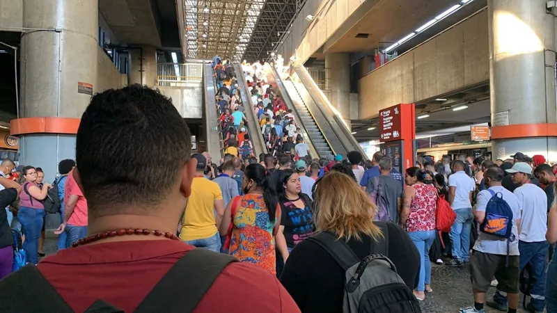 Metrô aceita liberação das catracas e funcionários devem voltar ao trabalho