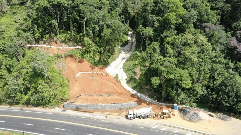 Recuperação de talude que cedeu em Ubatuba entra na fase final