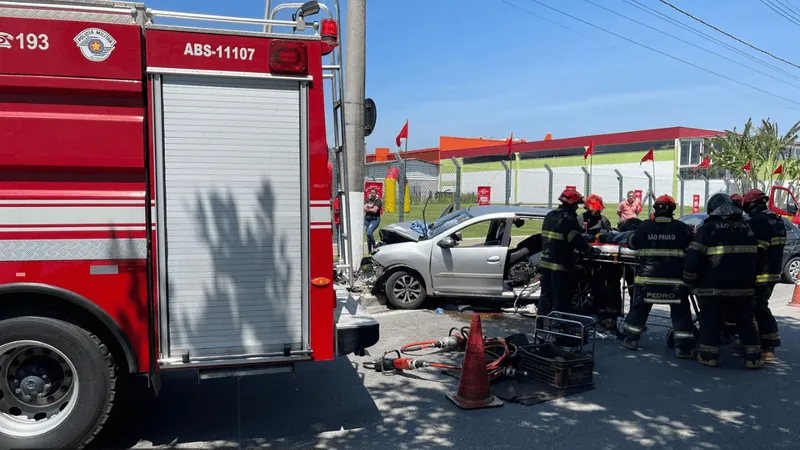 Homem de 57 anos fica ferido após acidente de trânsito em Jacareí