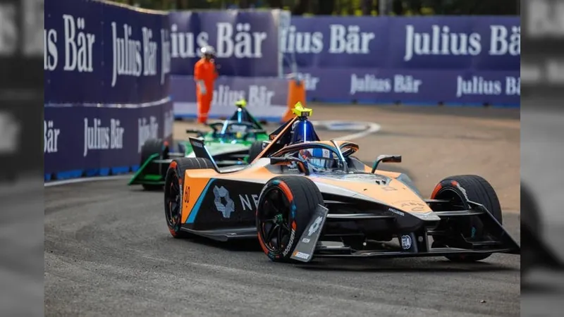 Mitch Evans (Jaguar Racing) venceu neste sábado (25) o E-Prix de São Paulo.