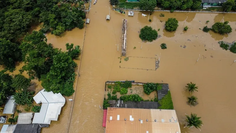 Acre: 30 mil afetados por chuva fazem Rio Branco decretar situação de emergência