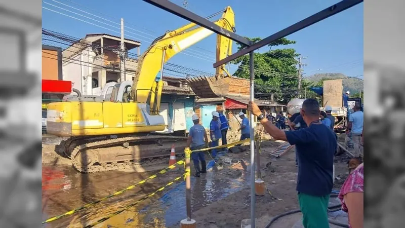 99 famílias impactadas pelo rompimento de uma adutora em Santíssimo, Zona Oeste