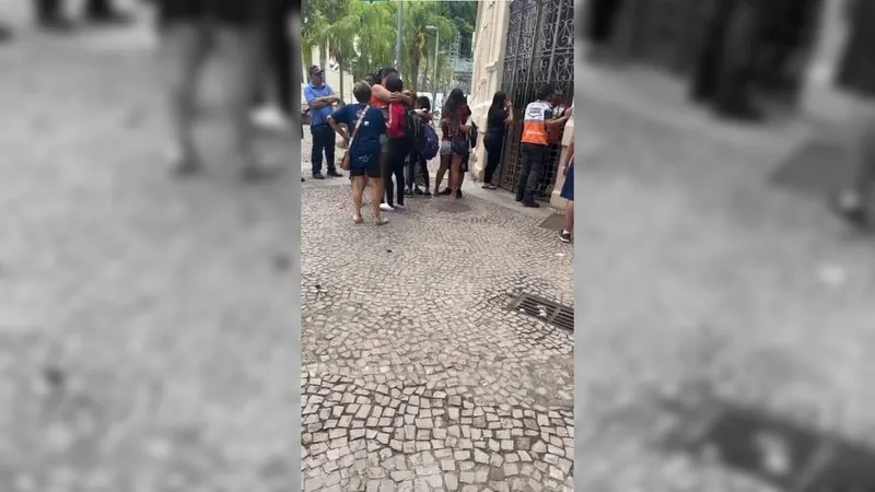 Polícia abre investigação sobre tentativa de ataque a estudante em escola