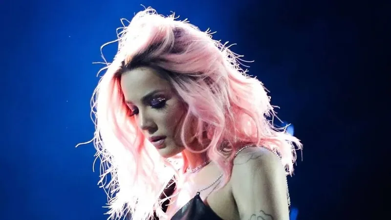 Última passagem de Halsey pelo Brasil foi em 2019