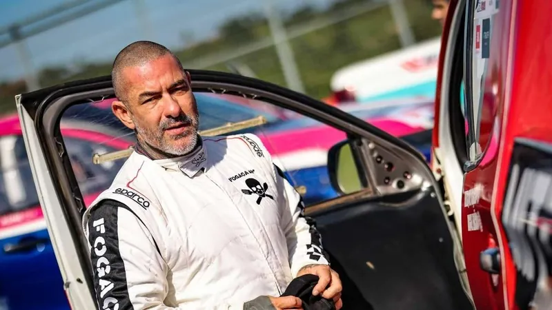 Aos 49 anos, Fogaça se reinventa como piloto de rally: "Endorfina na mente"