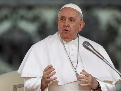 Vaticano diz que Papa Francisco tem noite tranquila após operação