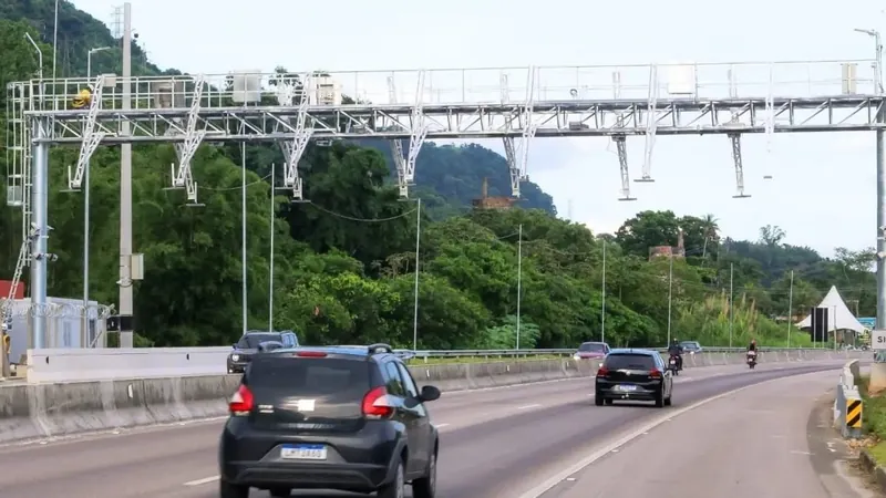 Rodovia Rio Santos recebe primeiro pedágio com pagamento eletrônico e sem parada