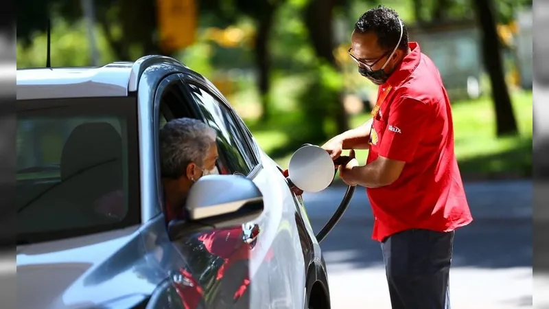 Preço médio da gasolina tem redução de 0,54% e chega a R$ 5,48