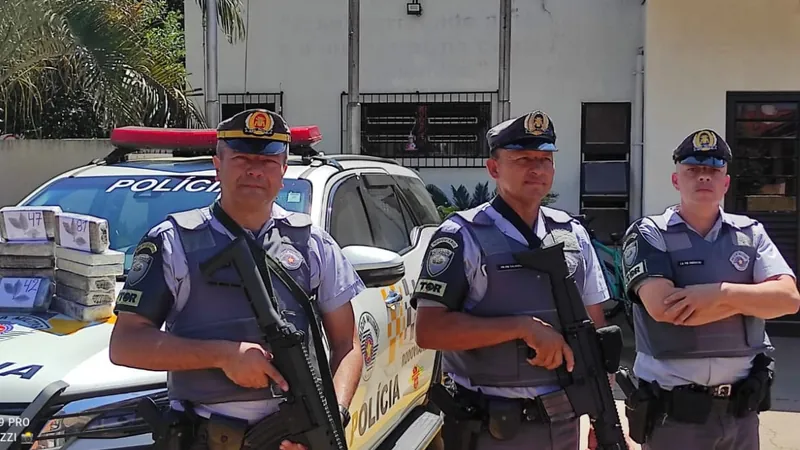 A droga estava escondida dentro do carro