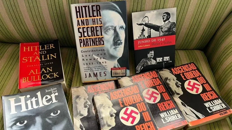 Polícia Federal apreende livros que propagam ideias nazistas em casa de idoso