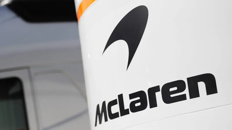 Justiça condena McLaren após acidente fatal durante vistoria na equipe