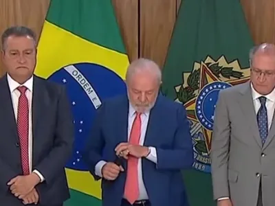 Lula pede um minuto de silêncio em homenagem às vítimas de ataque em SC