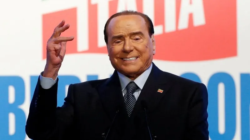 Silvio Berlusconi está internado em UTI de hospital de Milão, na Itália