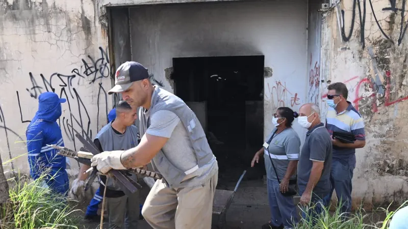 A antiga delegacia fica no bairro Vila Falcão