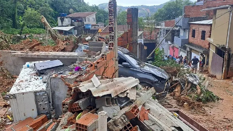 SP: Litoral Norte e outras 5 regiões estão sob alerta de chuva forte no feriadão