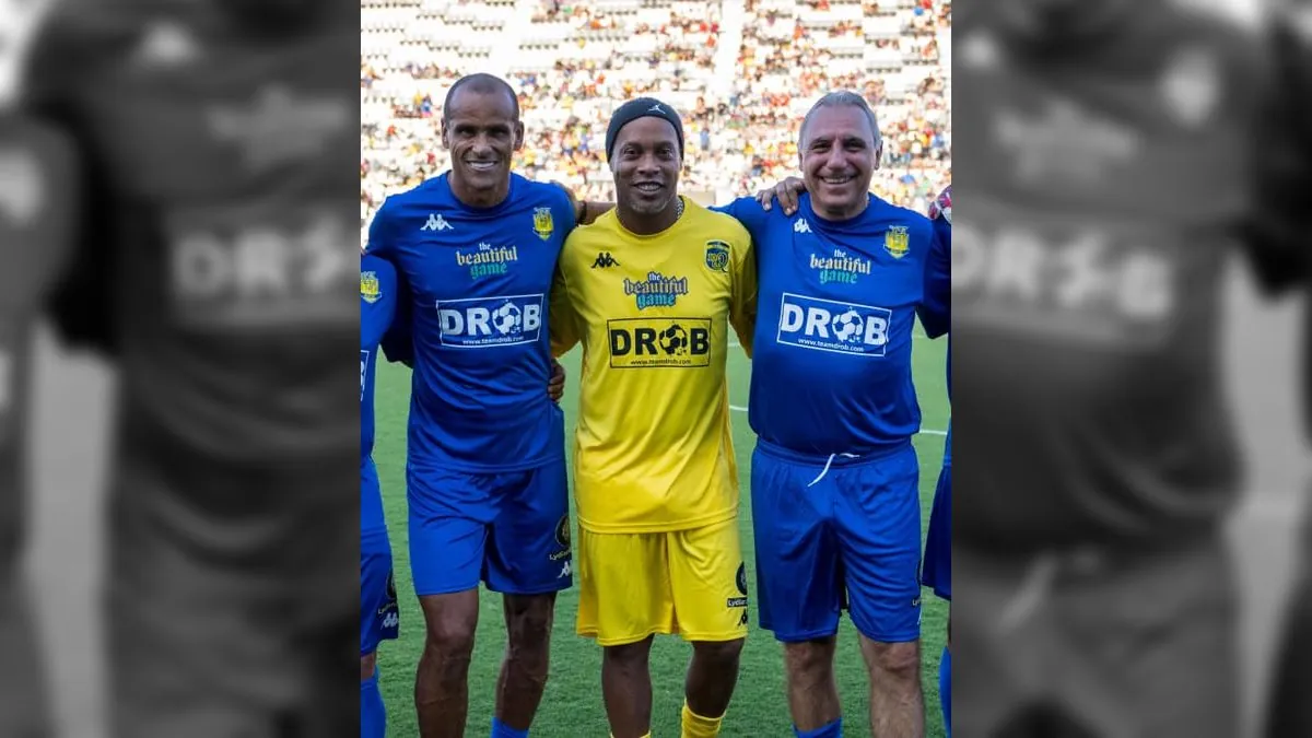 Ronaldinho Gaúcho e Roberto Carlos promovem Jogo das Estrelas em