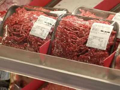 Puxado pela queda no preço das carnes de segunda, consumo aumenta no país