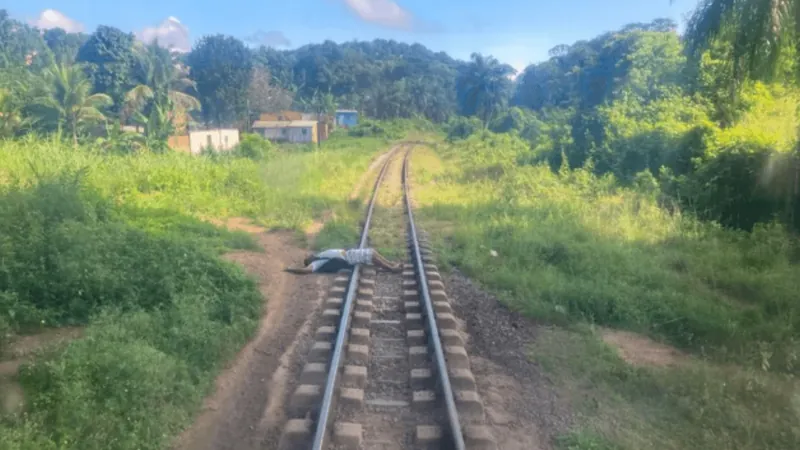 Condutor de trem acorda homem deitados nos trilhos em Pernambuco