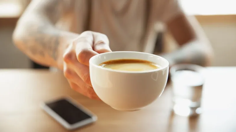 O café é uma bebida aromática e estimulante adorada pelos brasileiros