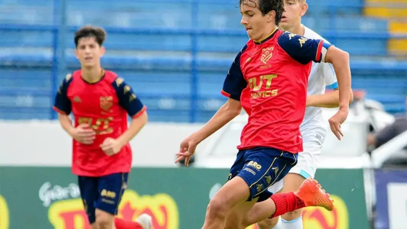 A equipe volta a campo no sábado (15)