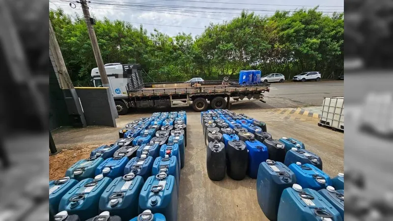 Crime ambiental: empresário é preso por descartar produto químico na rua